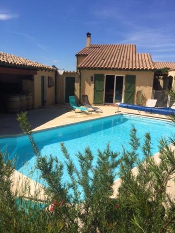 Castelnou Gite Le Chalet Des Milles Et Un Chemins מראה חיצוני תמונה